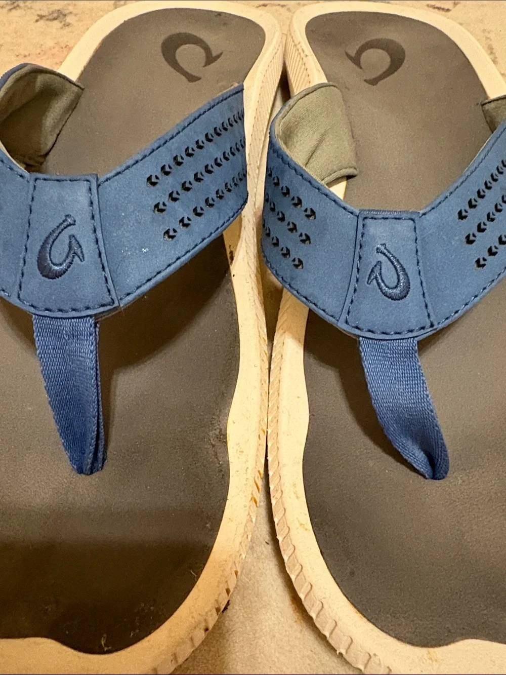 Olukai Mens Ulele Flip Flops Sandals Size 11 Slip On Slate Blue & Charcoal